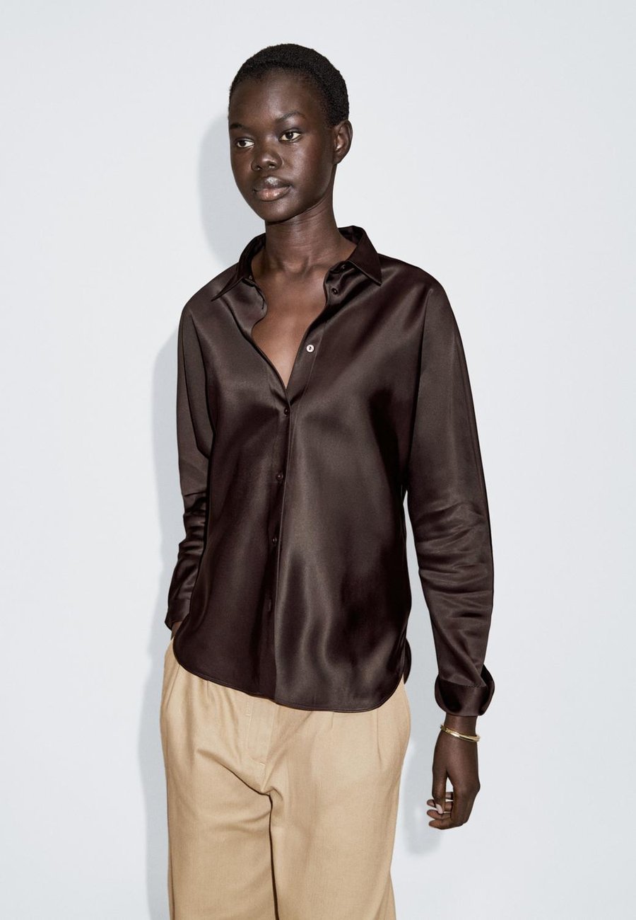 Блуза Massimo Dutti Button-down blouse, Dark Brown
Блуза Massimo Dutti Button-down blouse, Dark Brown
