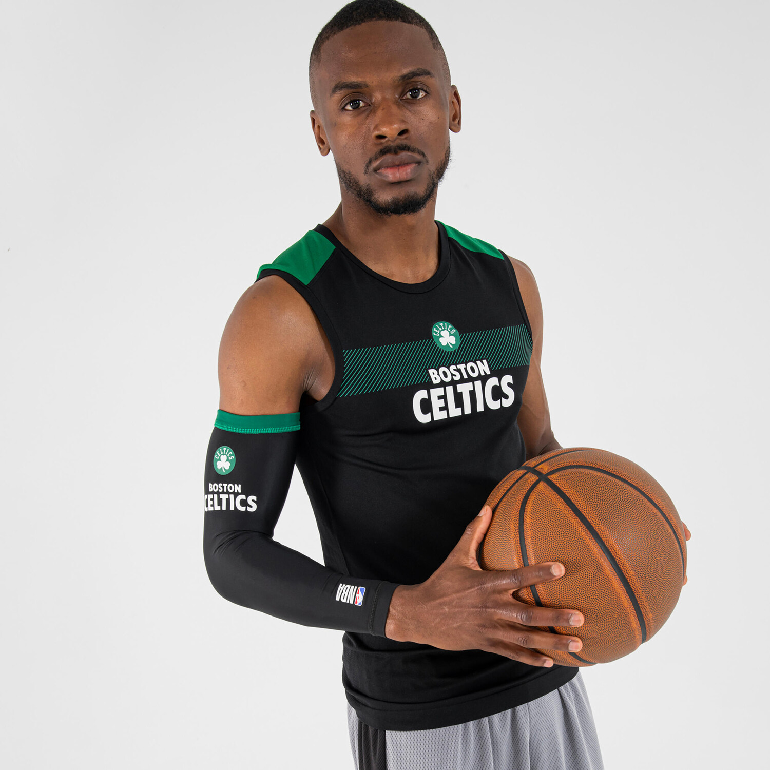 Налокотник женский/мужской E500 NBA Boston Celtics черный TARMAK, черный/темно-зеленый
Налокотник женский/мужской E500 NBA Boston Celtics черный TARMAK, черный/темно-зеленый