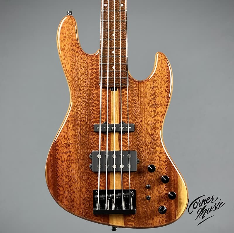 Басс гитара Sadowsky MasterBuilt Limited Edition 21-Fret 5-String MM Bass 2022 #11/40 Natural Transparent High Polish
Басс гитара Sadowsky MasterBuilt Limited Edition 21-Fret 5-String MM Bass 2022 #11/40 Natural Transparent High Polish