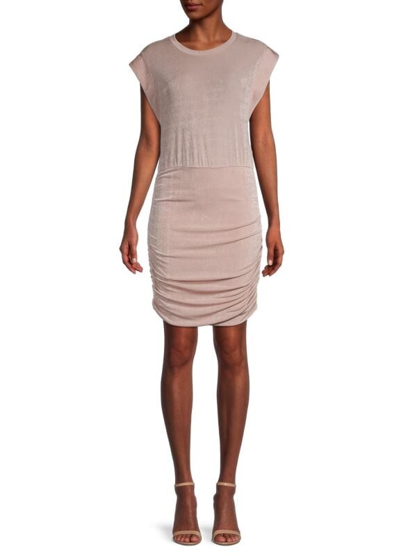 Платье с подбитыми плечами и рюшами Socialite Blush
Платье с подбитыми плечами и рюшами Socialite Blush