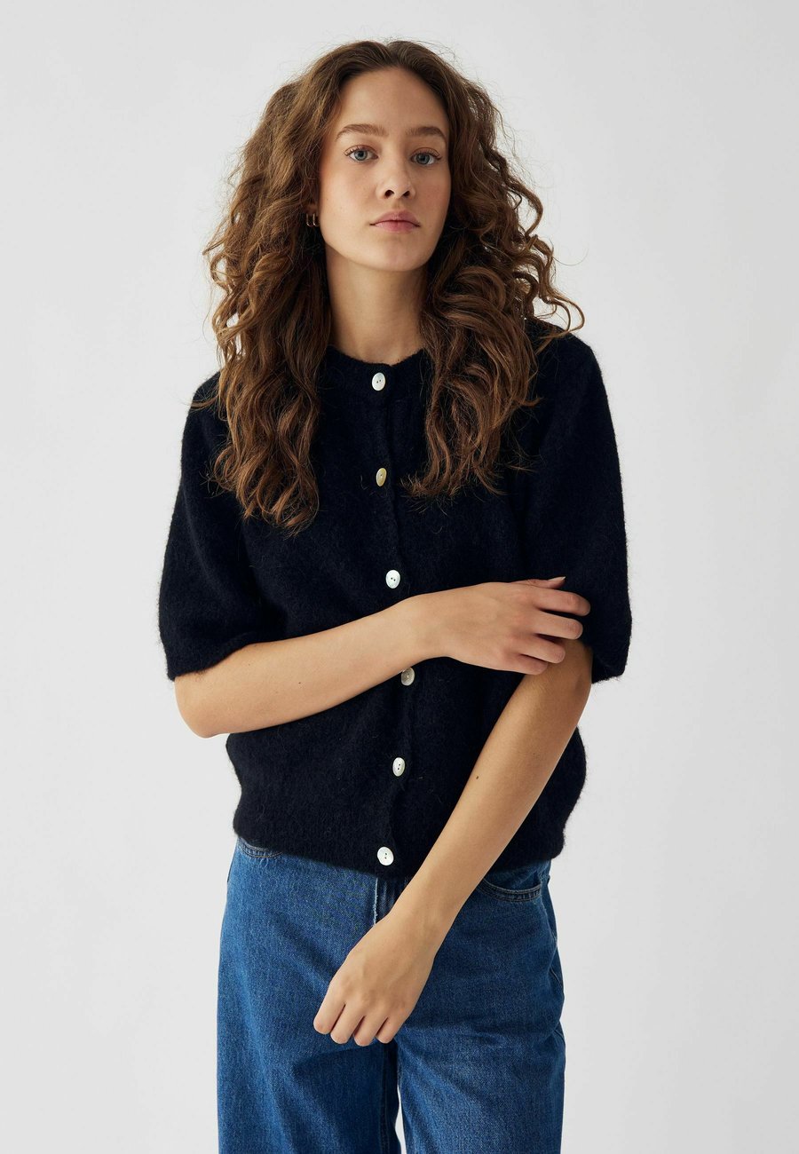 Кардиган Noella KAE, Black
Кардиган Noella KAE, Black