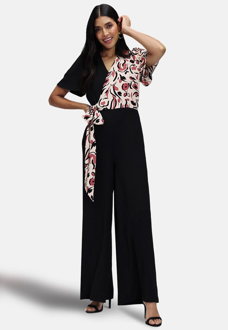 Комбинезон HotSquash, черный
Комбинезон HotSquash, черный