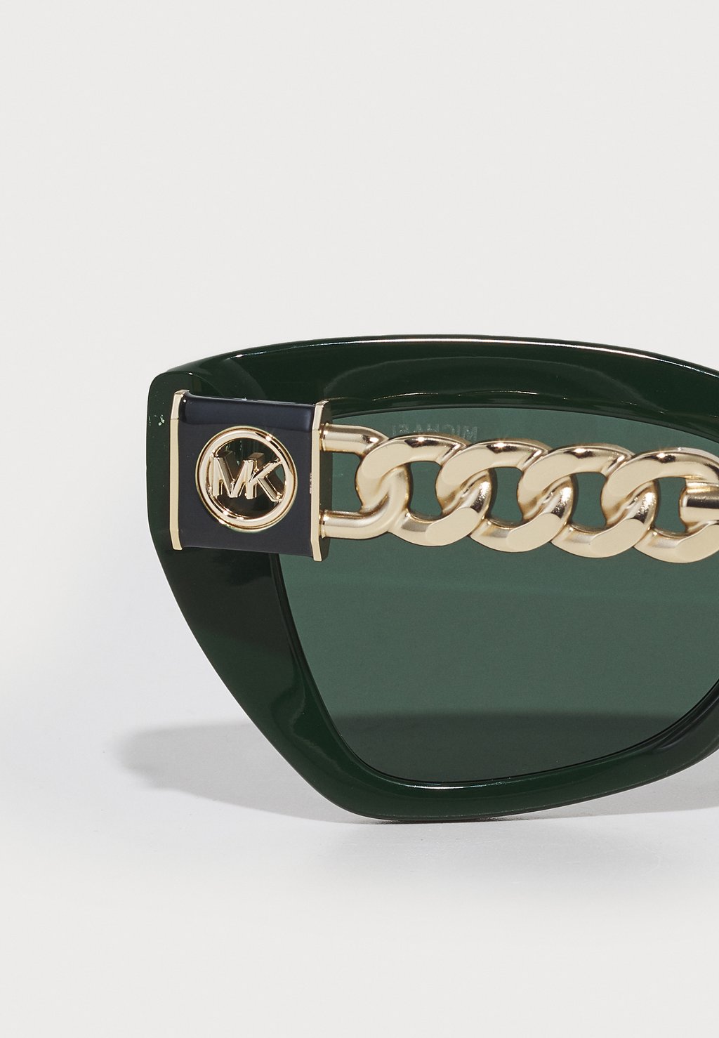 Солнцезащитные очки MONTECITO Michael Kors, зеленый
Солнцезащитные очки MONTECITO Michael Kors, зеленый