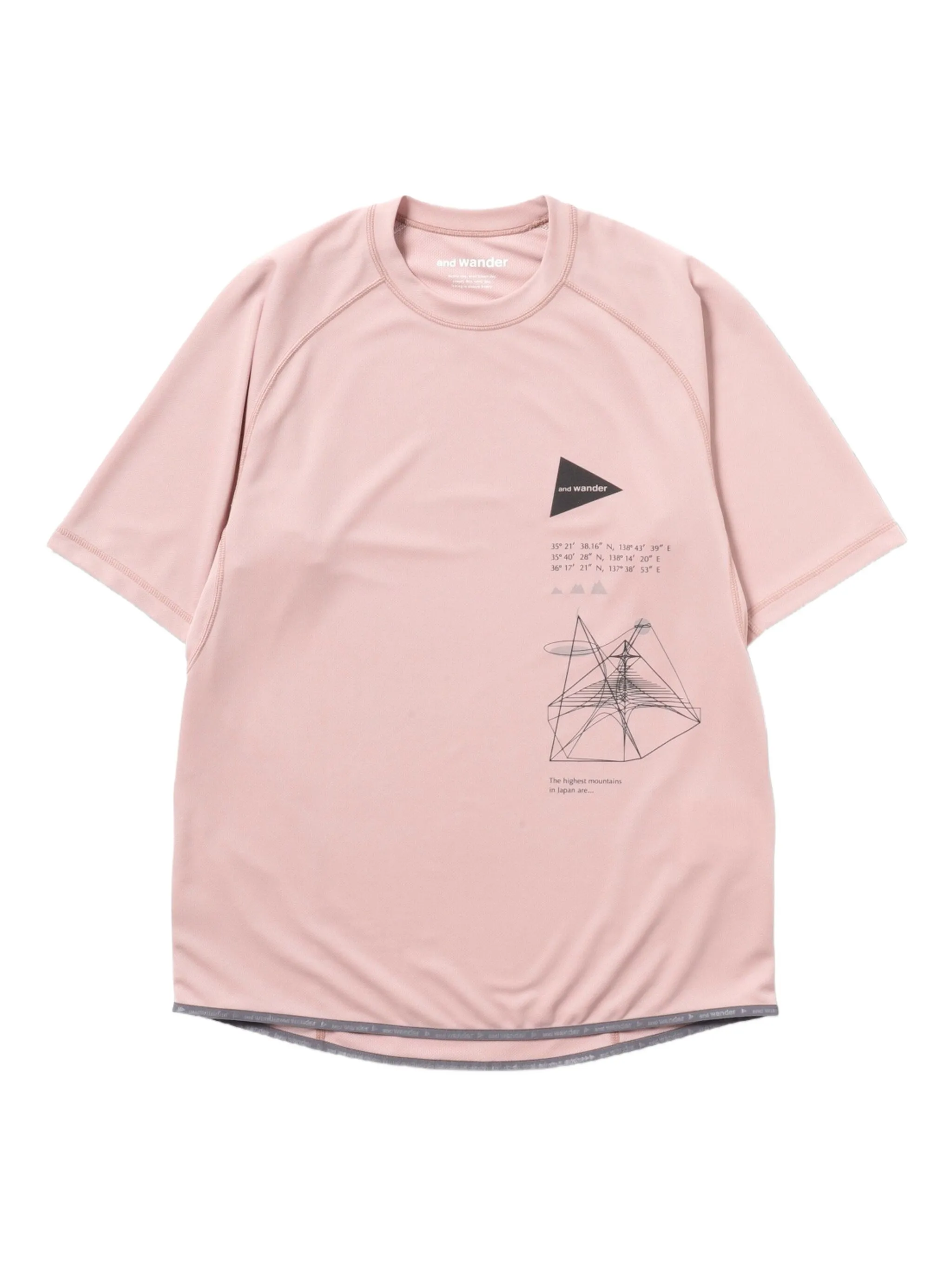 Футболка с графичным принтом And Wander, розовый
Футболка с графичным принтом And Wander, розовый