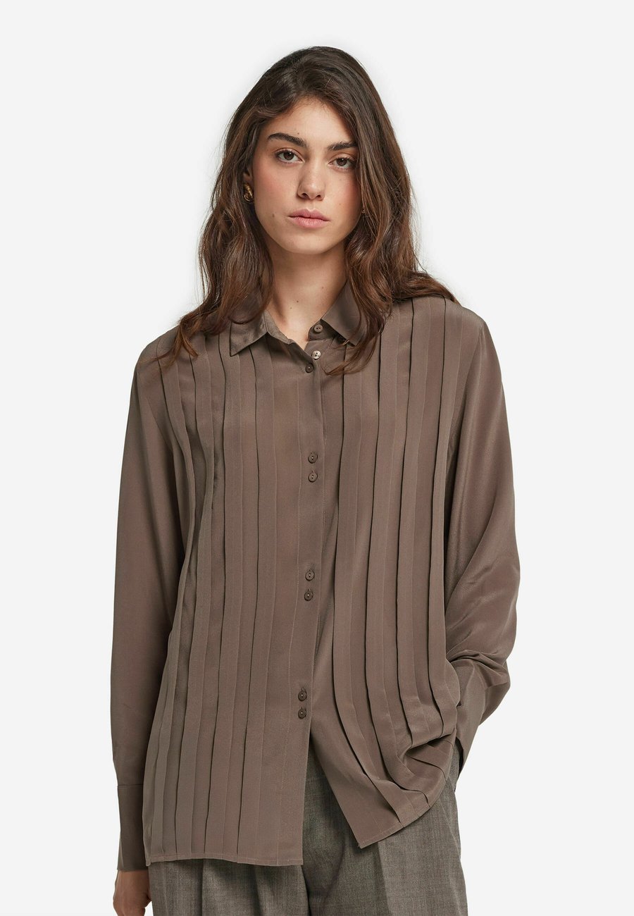 Блуза Falconeri Button-down blouse, Braun Dove Grey Brown/Beige
Блуза Falconeri Button-down blouse, Braun Dove Grey Brown/Beige