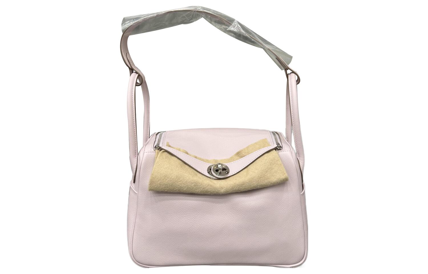 HERMES Сумка через плечо Lindy Evercolor из телячьей кожи
HERMES Сумка через плечо Lindy Evercolor из телячьей кожи