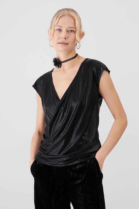 Футболка Medicine, черный
Футболка Medicine, черный