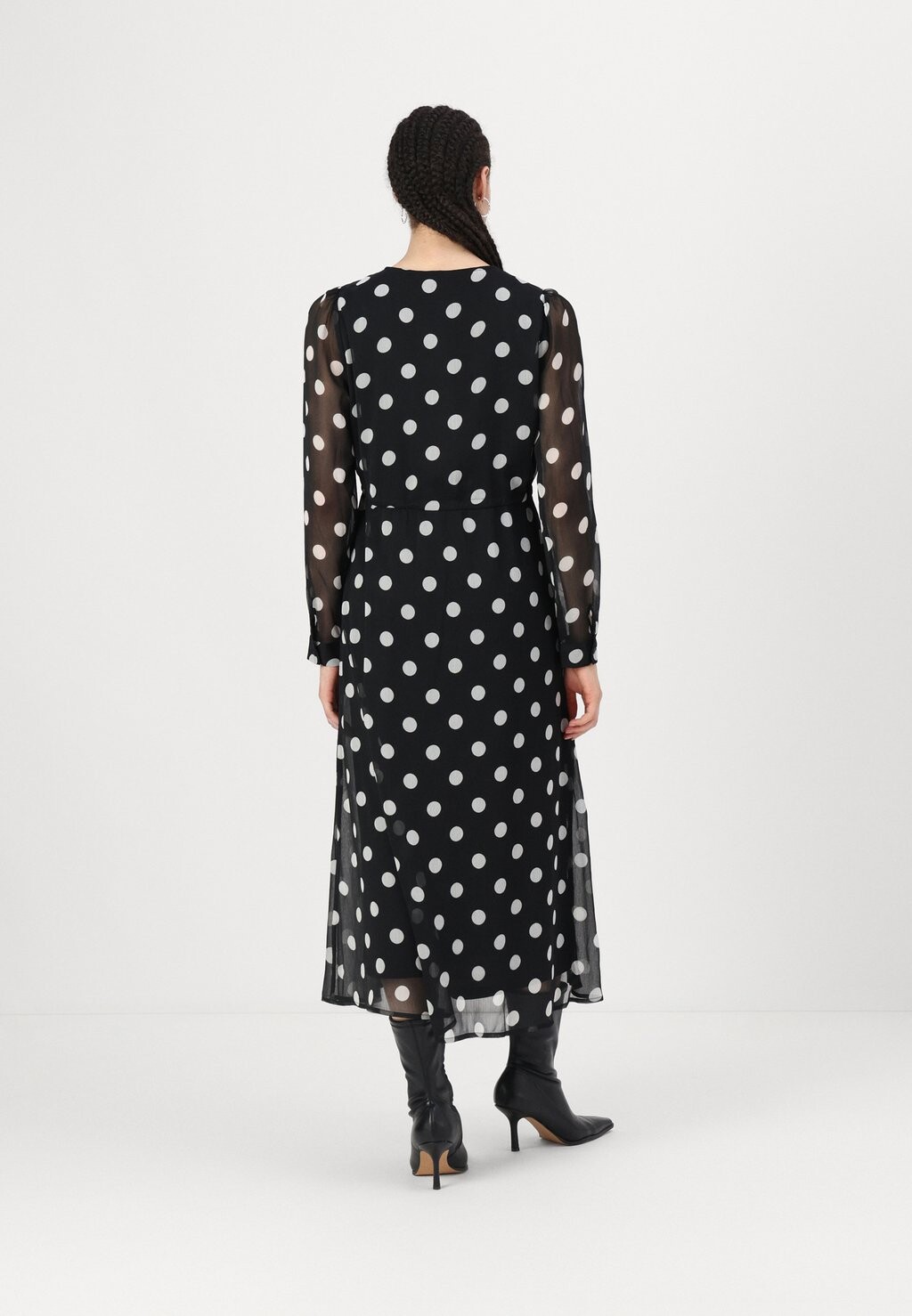 Дневное платье VIDUTTI DRESS VILA, черный
Дневное платье VIDUTTI DRESS VILA, черный