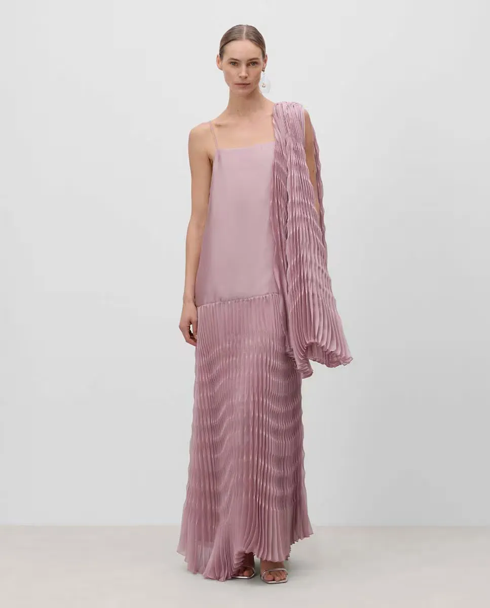 Длинное платье на бретелях Simorra, цвет Rosa
Длинное платье на бретелях Simorra, цвет Rosa