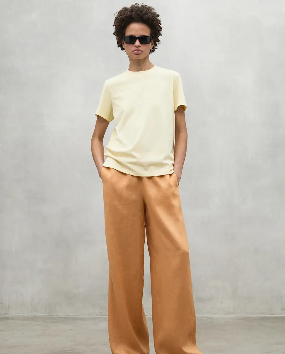 Женская футболка с небольшим логотипом на спине Ecoalf, жёлтый
Женская футболка с небольшим логотипом на спине Ecoalf, жёлтый