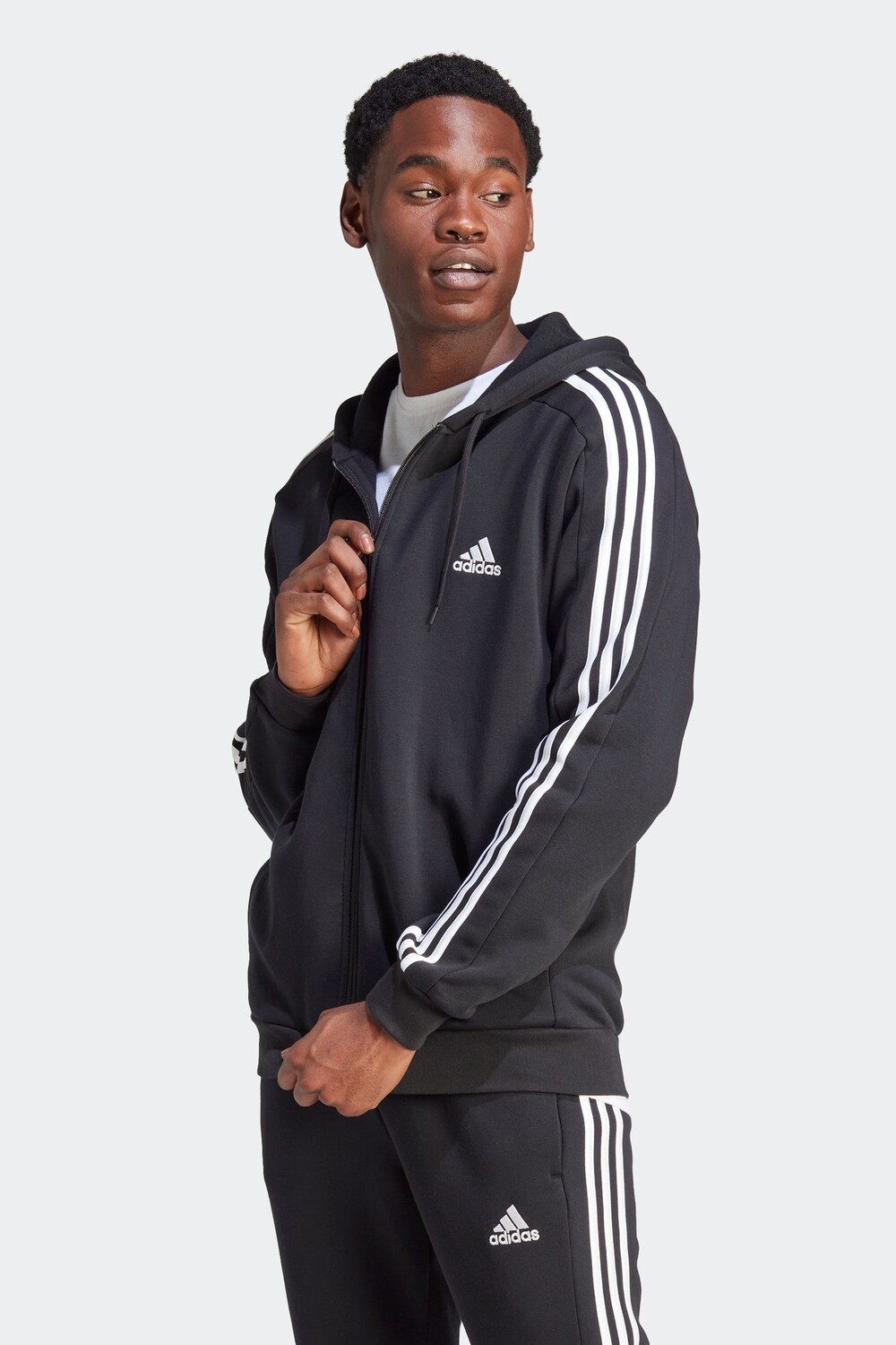 Флисовая толстовка Sportswear Essentials с 3 полосками и застежкой-молнией adidas, черный
Флисовая толстовка Sportswear Essentials с 3 полосками и застежкой-молнией adidas, черный
