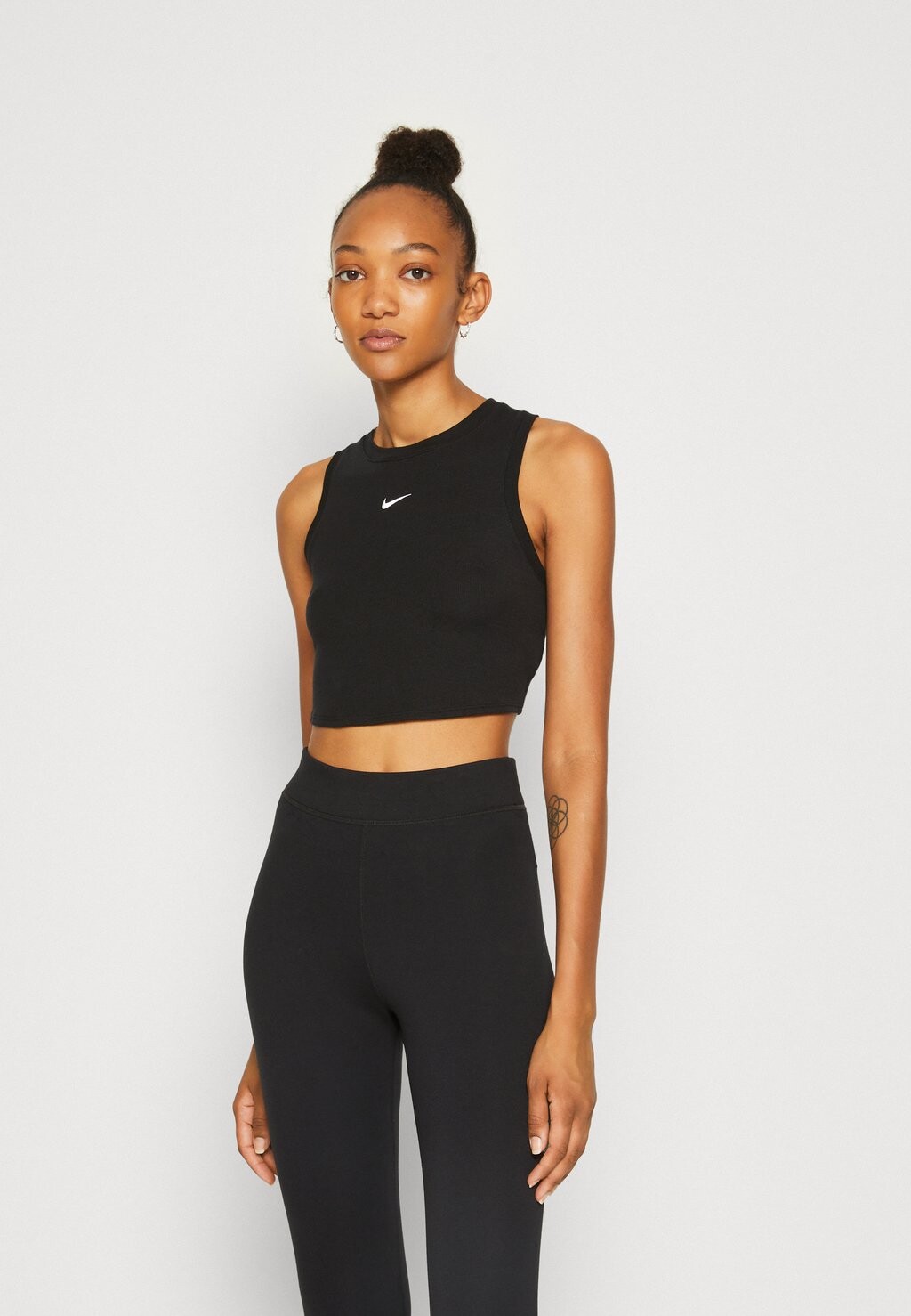 Топ Nike
Топ Nike