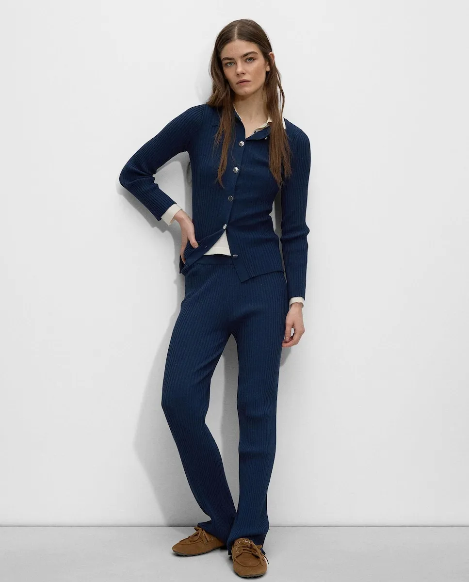 Женские прямые расклешенные трикотажные брюки однотонные Parfois, синий
Женские прямые расклешенные трикотажные брюки однотонные Parfois, синий