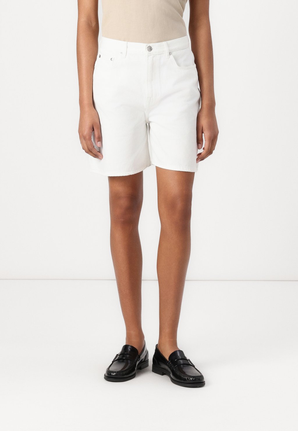 Джинсовые шорты SHELLY Samsøe Samsøe, белый
Джинсовые шорты SHELLY Samsøe Samsøe, белый