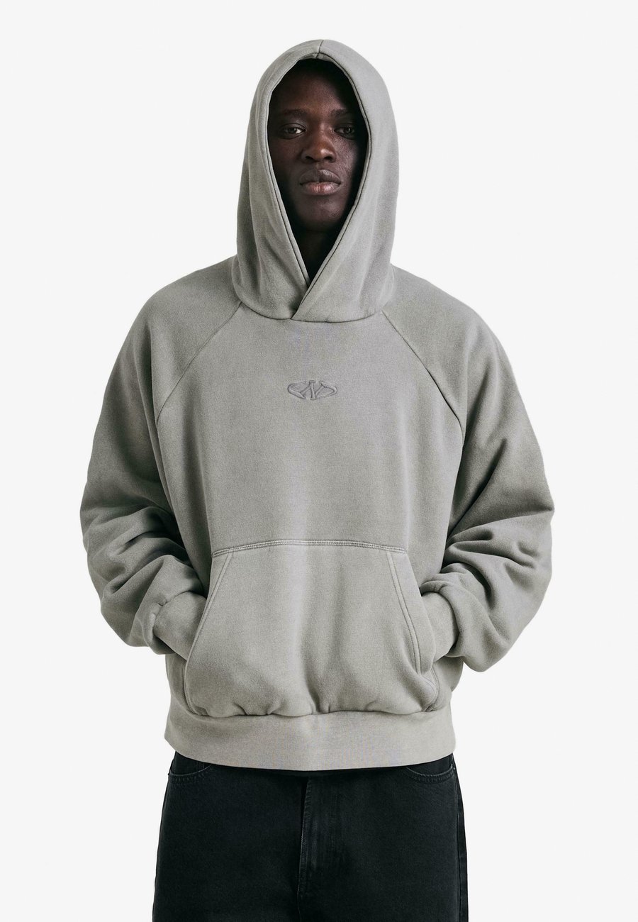 Худи Bershka BOXY , Grey
Худи Bershka BOXY , Grey