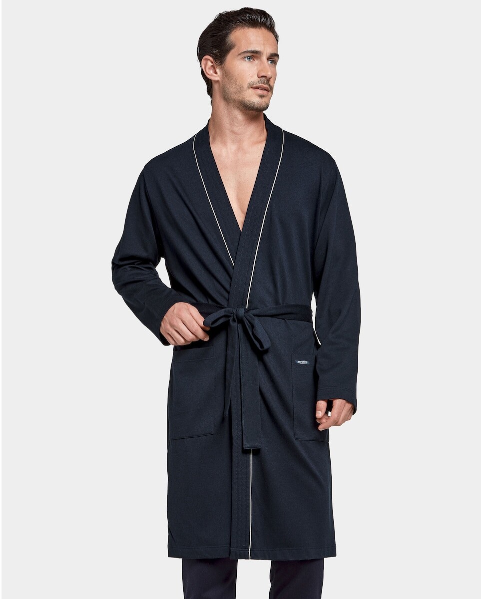 Короткий мужской халат темно-синего цвета Impetus, темно-синий
Короткий мужской халат темно-синего цвета Impetus, темно-синий