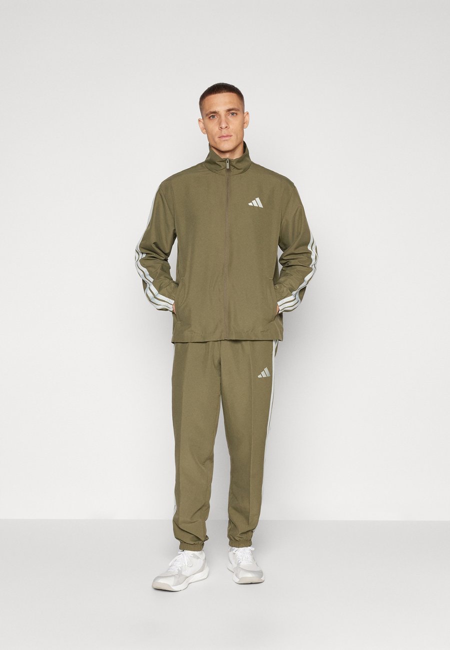 Спортивный костюм Adidas Sportswear SET, Olive Strata/Olive
Спортивный костюм Adidas Sportswear SET, Olive Strata/Olive