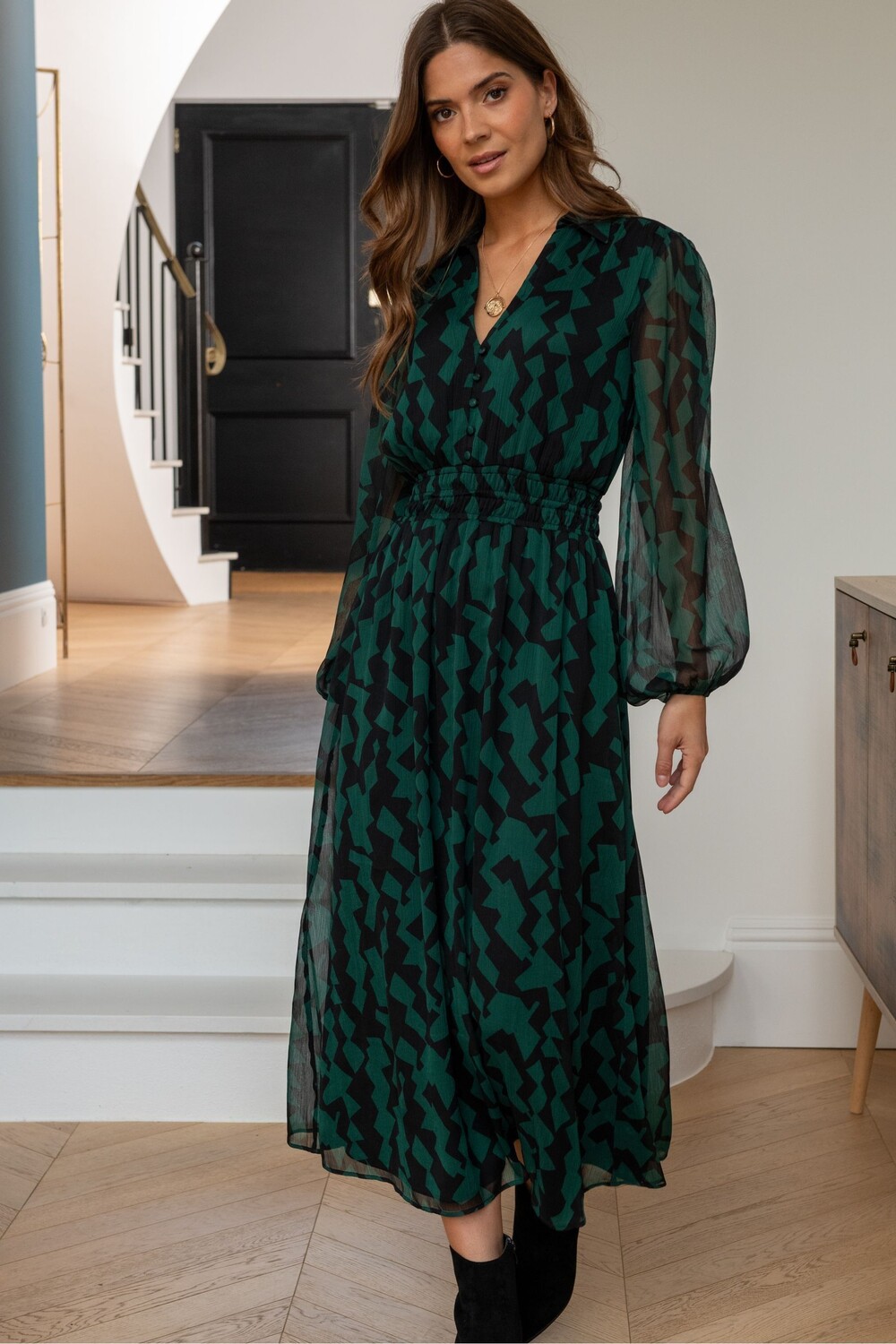 Шифоновое платье-рубашка мидакси с длинными рукавами Willow Pour Moi, зеленый
Шифоновое платье-рубашка мидакси с длинными рукавами Willow Pour Moi, зеленый