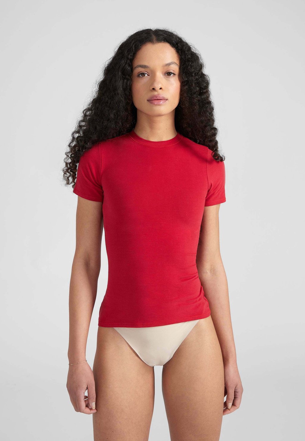 Базовая футболка Style Republic, красный
Базовая футболка Style Republic, красный