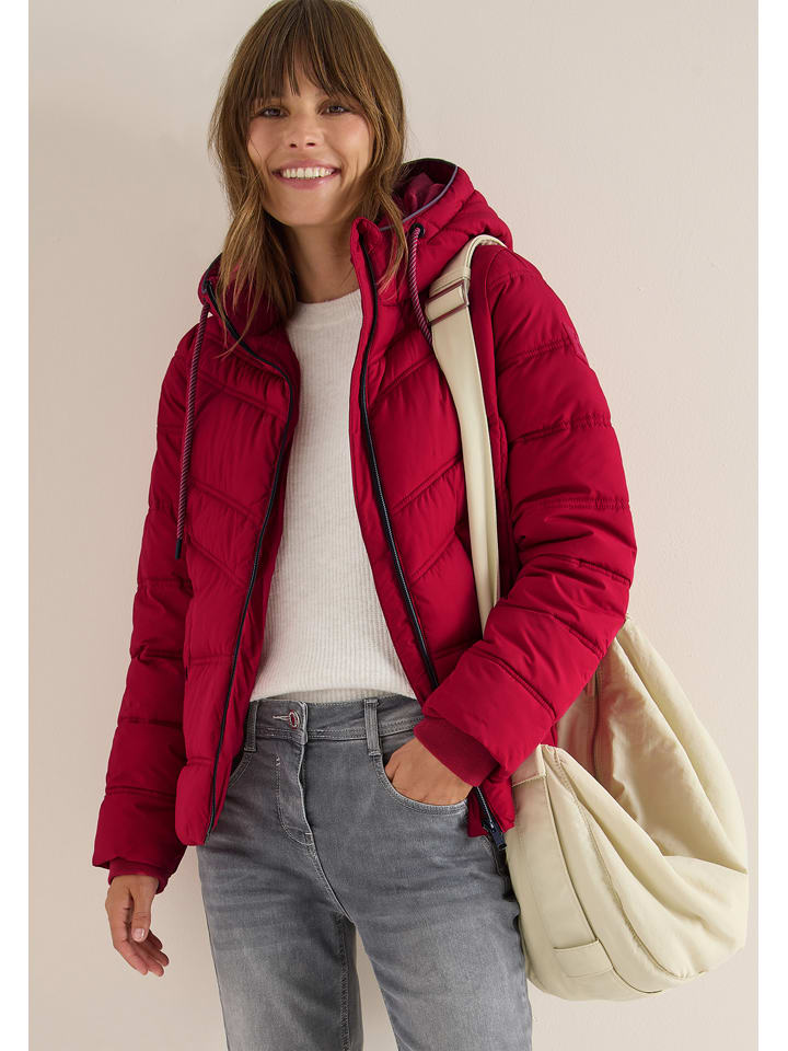 Зимняя куртка цвета фуксии Cecil
Зимняя куртка цвета фуксии Cecil