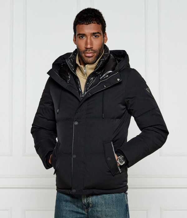 Пуховик мужской Guess Jeans 2 в 1 с капюшоном, черный
Пуховик мужской Guess Jeans 2 в 1 с капюшоном, черный