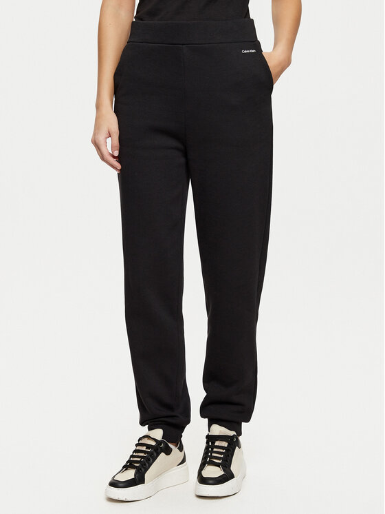 Спортивные брюки свободного кроя Calvin Klein, черный
Спортивные брюки свободного кроя Calvin Klein, черный