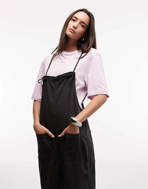 Черный твиловый комбинезон Monki Ольга
Черный твиловый комбинезон Monki Ольга