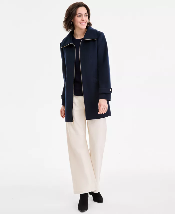 Женское пальто с воротником и застежкой-молнией спереди Michael Kors, синий
Женское пальто с воротником и застежкой-молнией спереди Michael Kors, синий