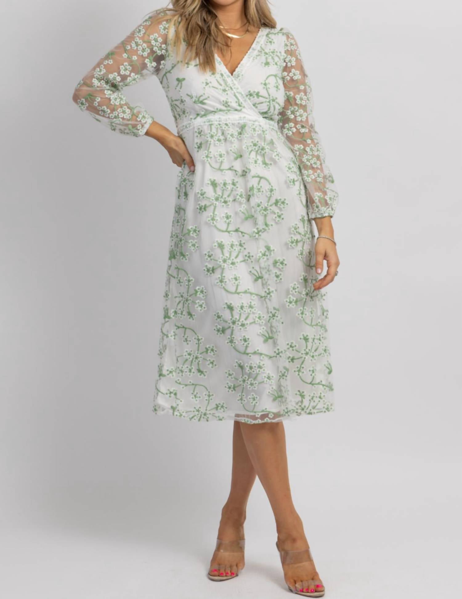 Платье миди с длинными рукавами и вышивкой из белой сетки SUNDAYUP
Платье миди с длинными рукавами и вышивкой из белой сетки SUNDAYUP