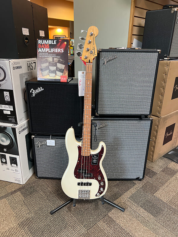 Бас-гитара Fender Player Plus Precision Player Plus Precision Bass with Pau Ferro Fretboard
Бас-гитара Fender Player Plus Precision Player Plus Precision Bass with Pau Ferro Fretboard