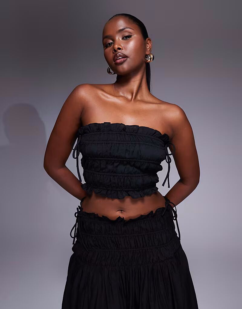 Топ-бандо Soulie с отделкой из льна, оборками и завязкой, черного цвета Wanderdoll
Топ-бандо Soulie с отделкой из льна, оборками и завязкой, черного цвета Wanderdoll