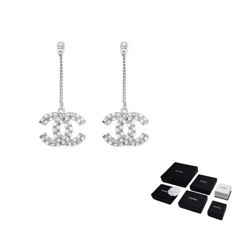 Серьги женские CHANEL
Серьги женские CHANEL