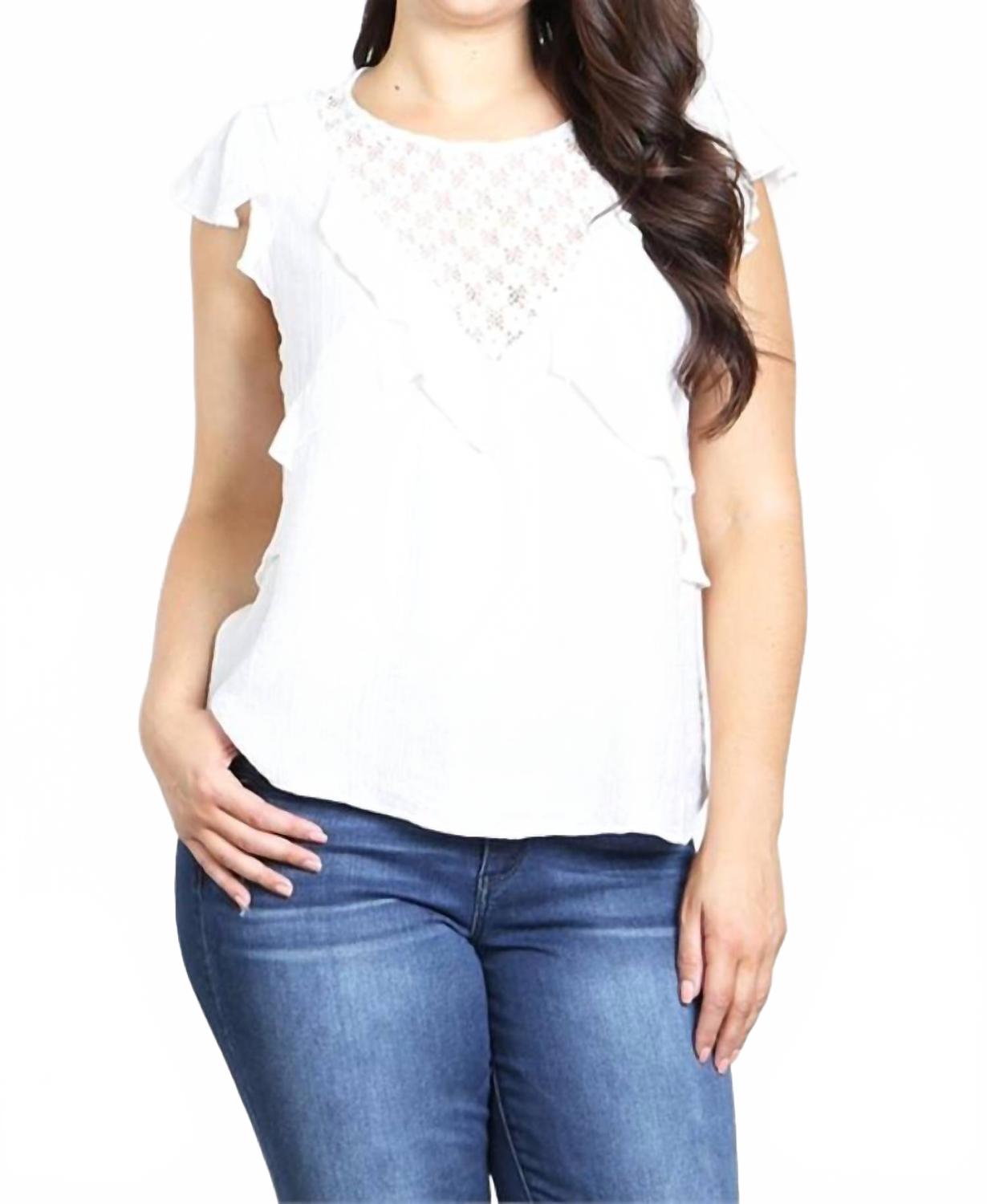 Белая блузка с рюшами и кружевными рукавами-крылышками Zenobia
Белая блузка с рюшами и кружевными рукавами-крылышками Zenobia