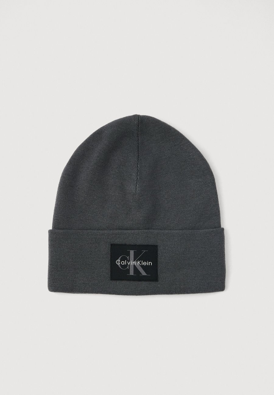 Шапка Calvin Klein MONOLOGO PATCH UNISEX, Gray/Grey
Шапка Calvin Klein MONOLOGO PATCH UNISEX, Gray/Grey