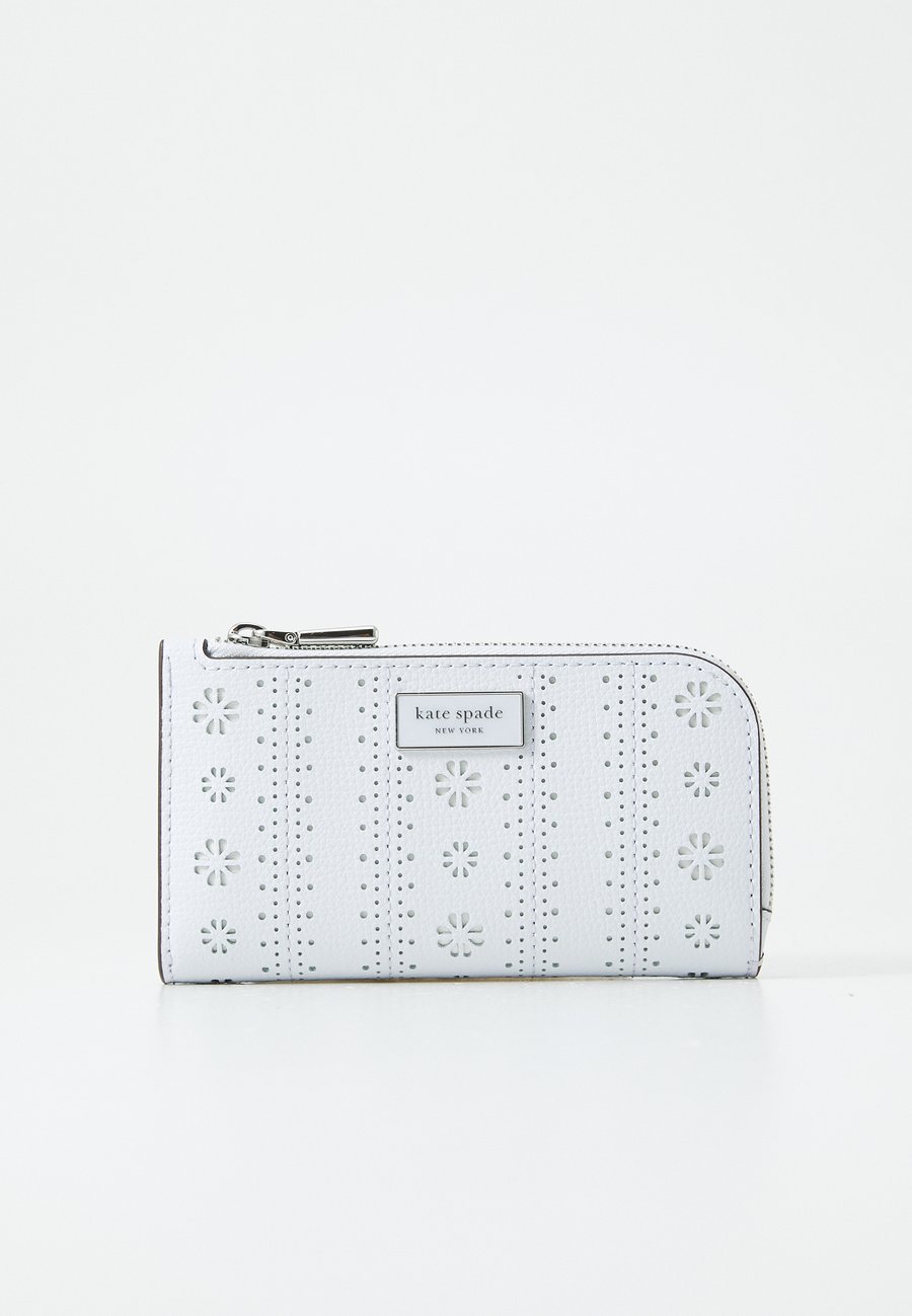 Кошелек kate spade new york DEVIN POINTELLE SMALL SLIM BIFOLD WALLET, Taro Milk/Off-White
Кошелек kate spade new york DEVIN POINTELLE SMALL SLIM BIFOLD WALLET, Taro Milk/Off-White