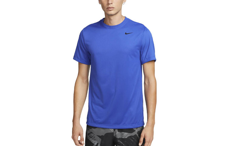 Футболка мужская королевского синего цвета Nike, синий
Футболка мужская королевского синего цвета Nike, синий
