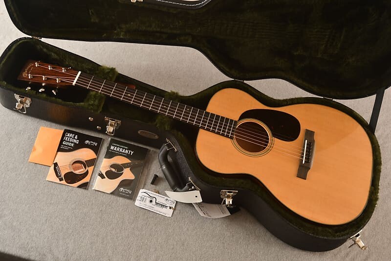 Акустическая гитара Martin 00-18 Standard Acoustic Guitar #2795429
Акустическая гитара Martin 00-18 Standard Acoustic Guitar #2795429