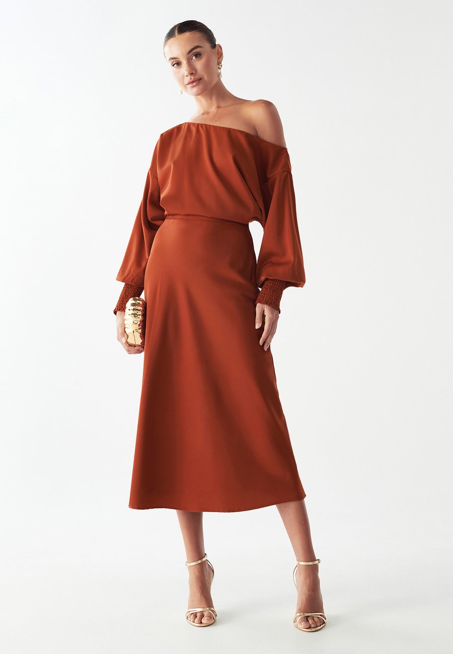 Платье WILLA DIARA MIDI, Copper/Brown
Платье WILLA DIARA MIDI, Copper/Brown