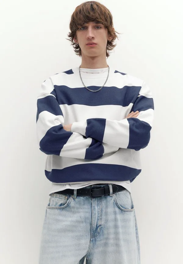 Полосатая толстовка с круглым вырезом Pull&Bear, Blue, Синий, Полосатая толстовка с круглым вырезом Pull&Bear, Blue
Полосатая толстовка с круглым вырезом Pull&Bear, Blue, Синий, Полосатая толстовка с круглым вырезом Pull&Bear, Blue