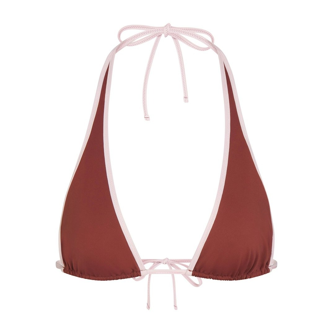 Купальник SKIMS Signature Swim Halter Plunge Bikini, коричневый
Купальник SKIMS Signature Swim Halter Plunge Bikini, коричневый