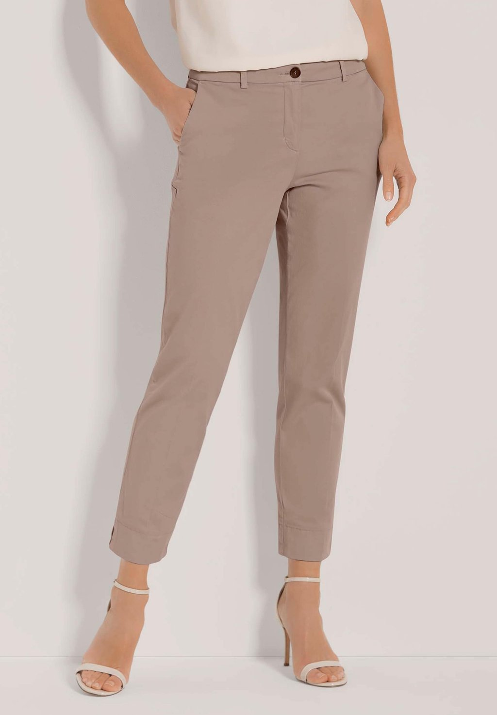 Брюки MADELEINE, серо-коричневый
Брюки MADELEINE, серо-коричневый