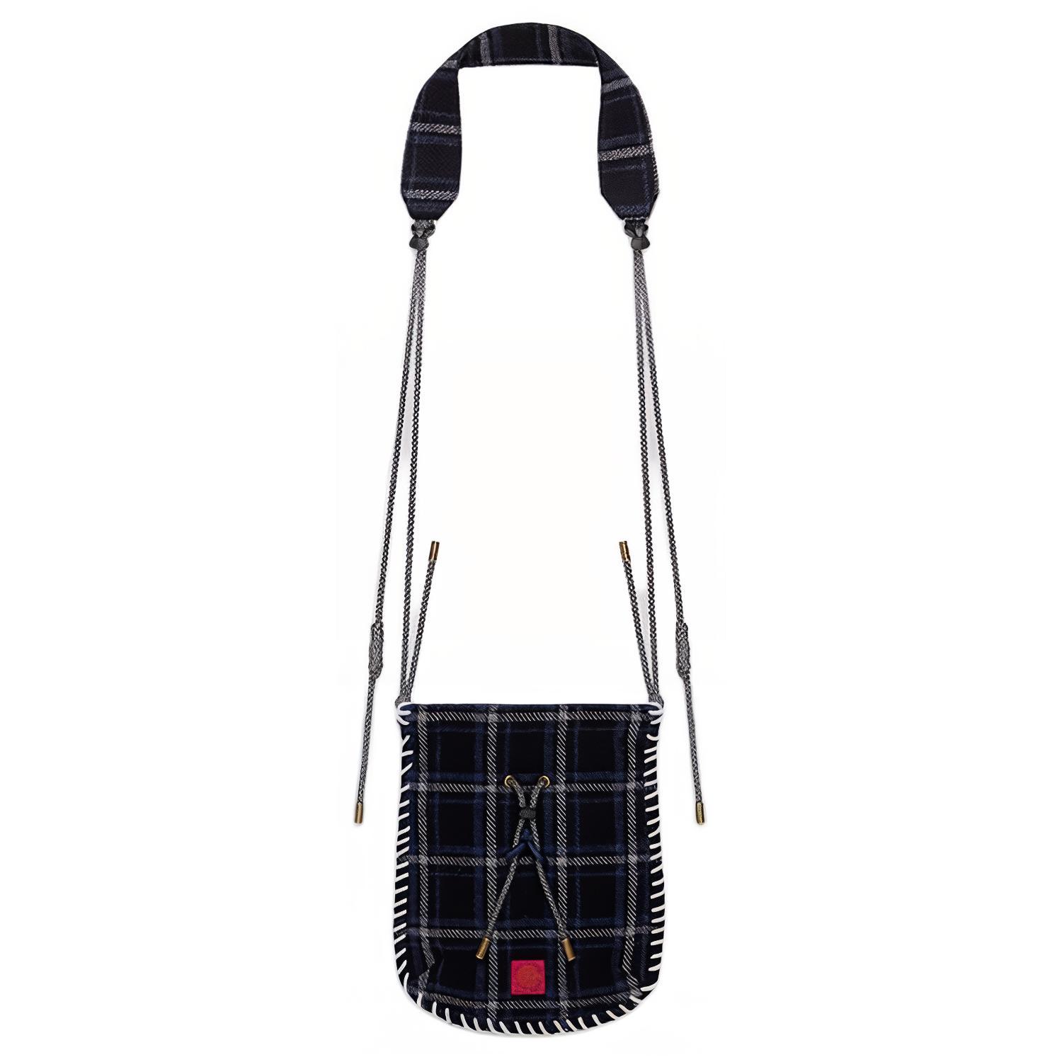 CLOT Смесовая шерстяная сумка через плечо унисекс, Navy Blue
CLOT Смесовая шерстяная сумка через плечо унисекс, Navy Blue