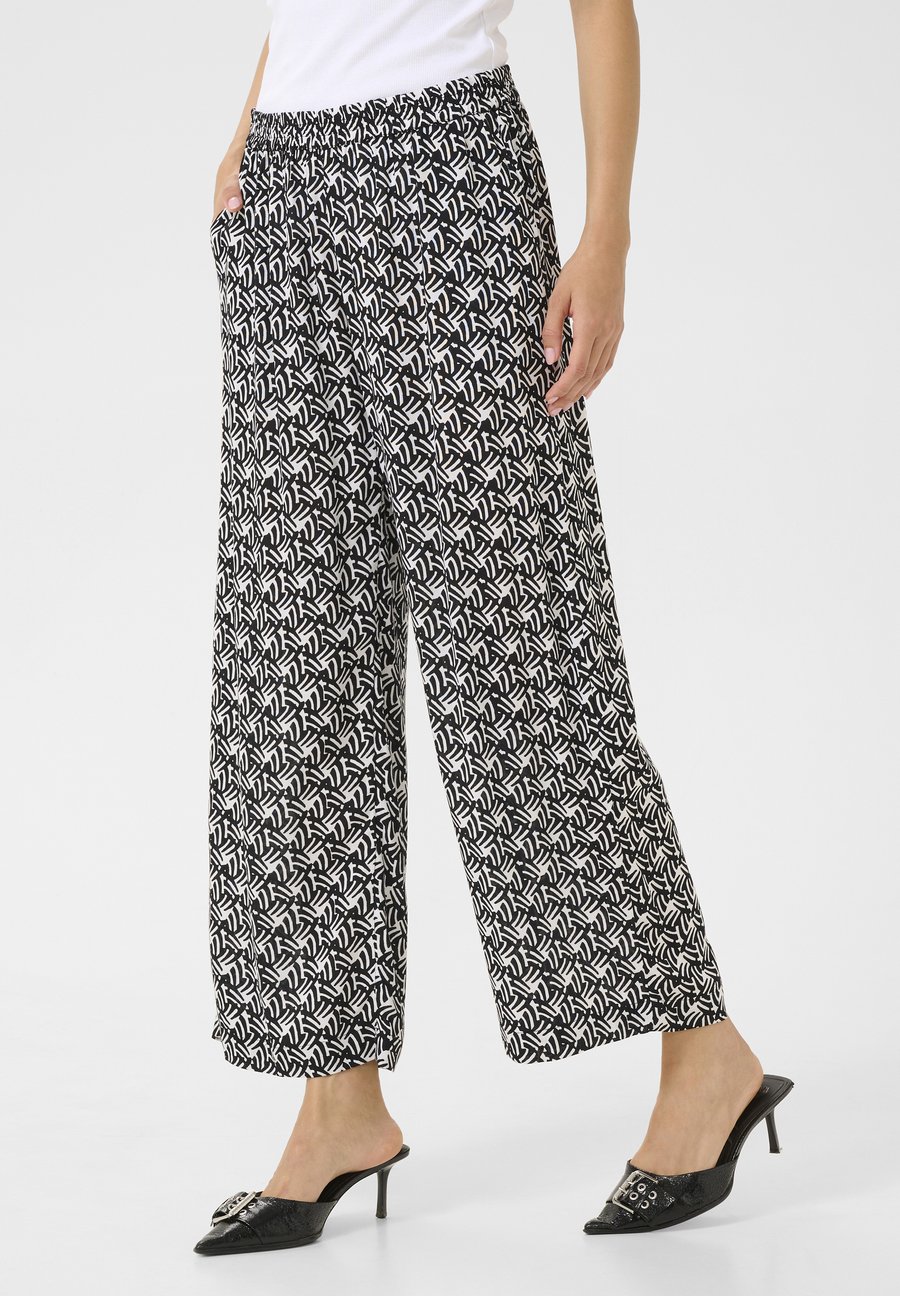 Брюки Kaffe KASANNE, Black Moonstruck Retro Print/Black
Брюки Kaffe KASANNE, Black Moonstruck Retro Print/Black