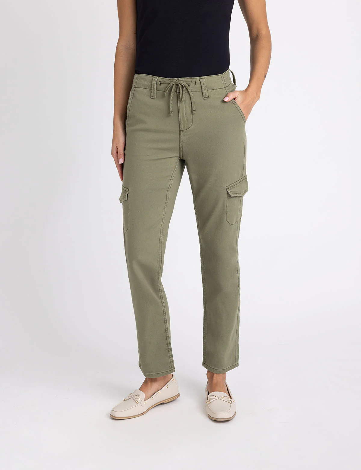 Спортивные брюки U.S. Polo Assn High Rise Cargo Drawstring, оливковый
Спортивные брюки U.S. Polo Assn High Rise Cargo Drawstring, оливковый