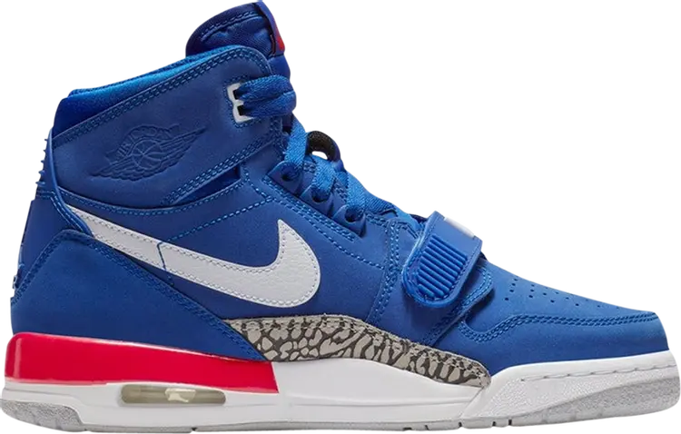 Кроссовки Jordan Legacy 312 GS Pistons, синий
Кроссовки Jordan Legacy 312 GS Pistons, синий