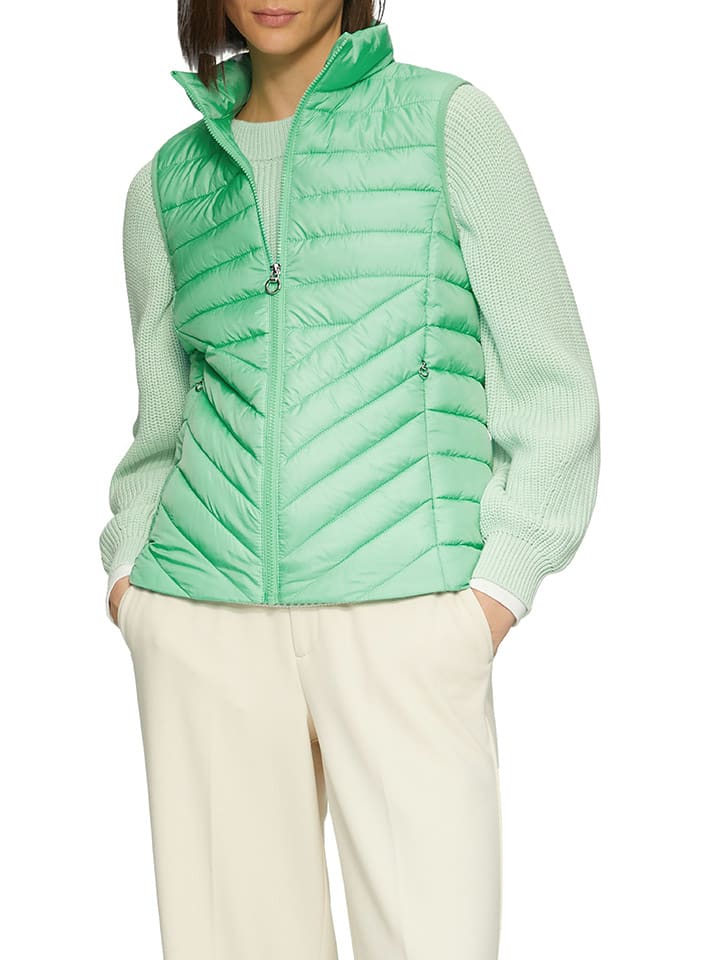 Функциональный жилет s.Oliver, зеленый
Функциональный жилет s.Oliver, зеленый