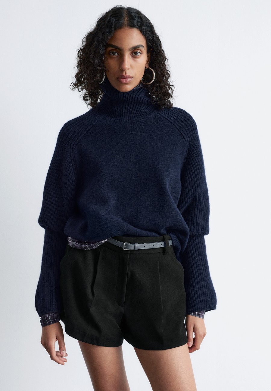 Джемпер & other stories TURTLENECK, Dark Blue
Джемпер & other stories TURTLENECK, Dark Blue