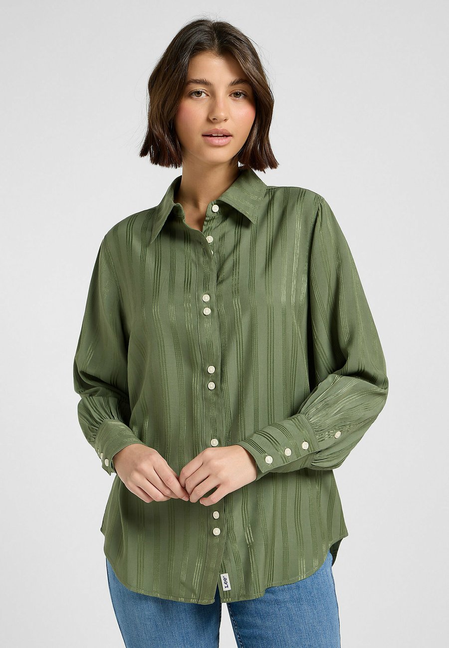 Блуза Lee Button-down blouse, Olive Stone/Dark Green
Блуза Lee Button-down blouse, Olive Stone/Dark Green