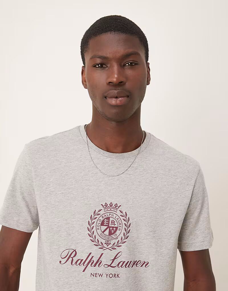 Футболка с логотипом Polo Ralph Lauren из пластизоля в угольно-меловом цвете
Футболка с логотипом Polo Ralph Lauren из пластизоля в угольно-меловом цвете