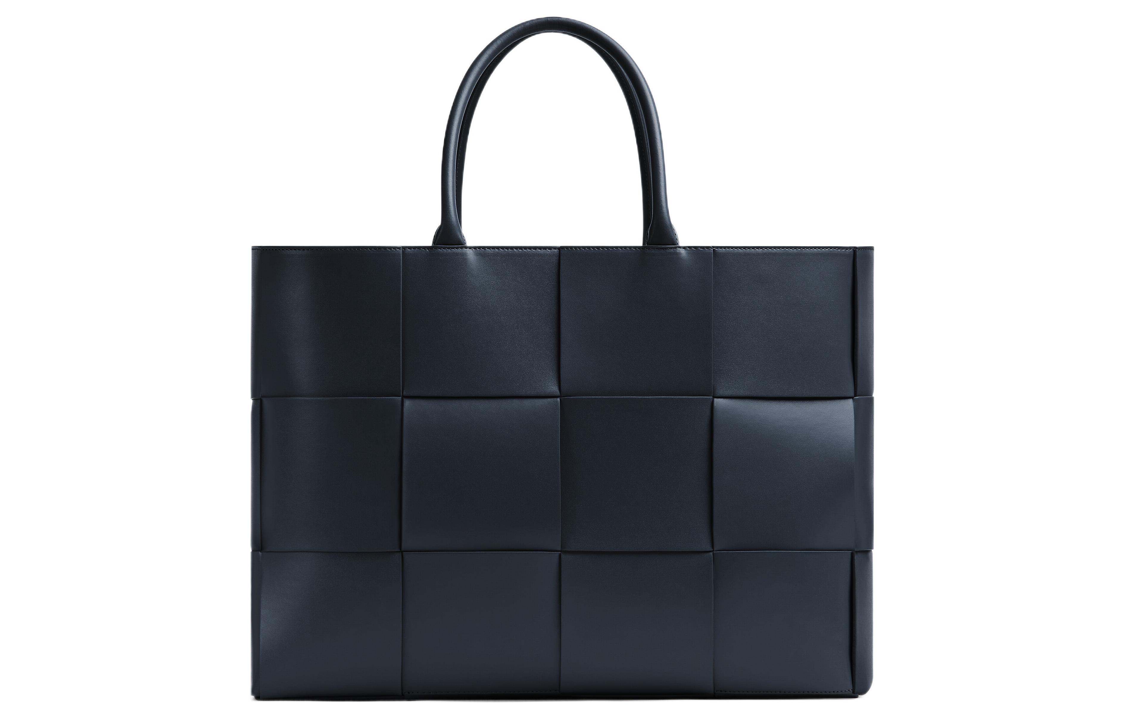 Bottega Veneta Сумка-шоппер ARCO из натуральной кожи, большая мужская сумка dark blue
Bottega Veneta Сумка-шоппер ARCO из натуральной кожи, большая мужская сумка dark blue